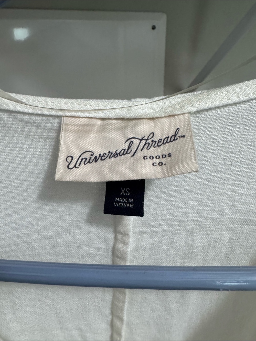 Universal Thread Cream Women's Top - Picture 3 of 3
